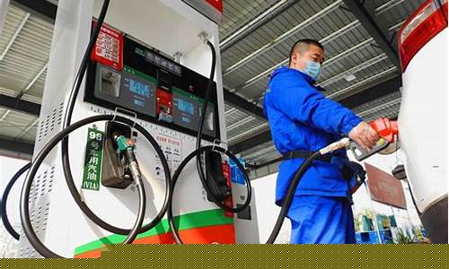 国内油价多少一吨-国内油价多少一吨价格